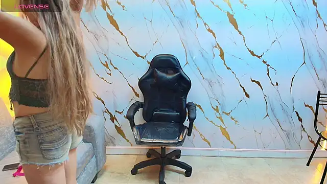 Summer tf online show from April 15, 2:02 pm