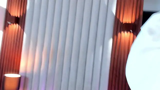 Scarlett Evanss  online show from April 15, 12:56 pm