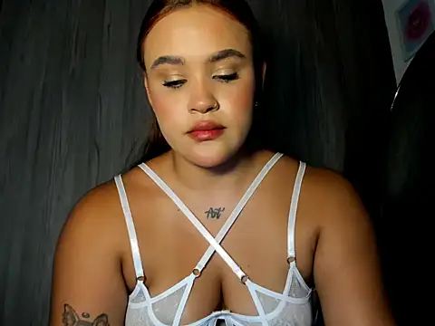Sabrina Darkness online show from April 20, 10:55 pm