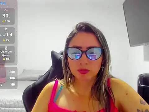 BellaTxM  online show from April 13, 1:00 am