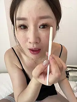 Snapshot of qin205205 chatting on June 20, 11:51 pm qin205205 online show from June 20, 11:51 pm