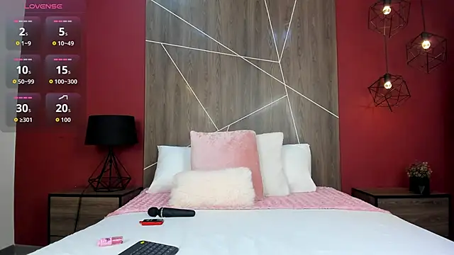 amber rosewood online show from April 10, 7:40 pm