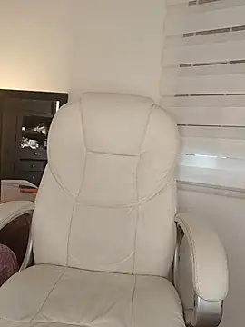 mollysweetx online show from April 16, 9:39 pm