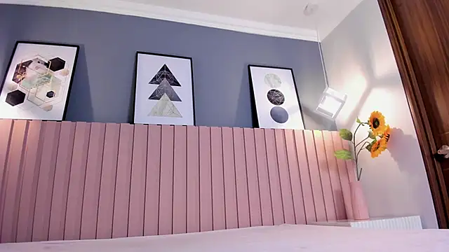 mia fox 1 online show from April 16, 12:17 pm