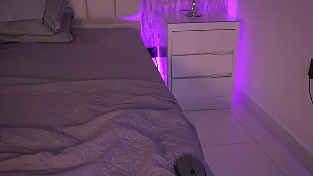 anne bb online show from April 15, 7:58 pm