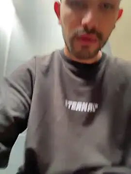 Snapshot of Big_Snake77 chatting on May 15, 6:26 pm Big Snake77 online show from May 15, 6:26 pm