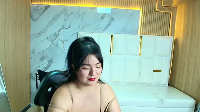 Snapshot of Sasha_tf chatting on April 18, 8:20 pm Sasha tf online show from April 18, 8:20 pm