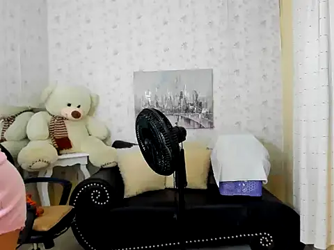 Ariel xoxo online show from April 8, 8:47 am