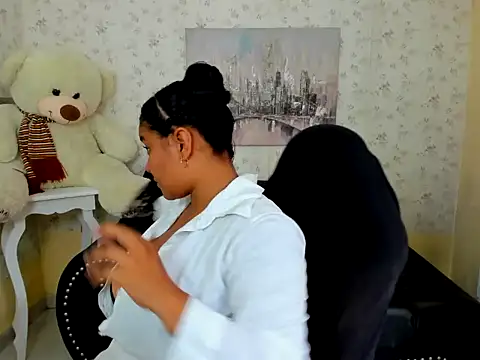 Ariel xoxo online show from April 9, 7:19 pm