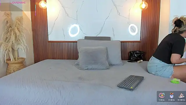 Eroticxcouple online show from June 2, 5:26 pm