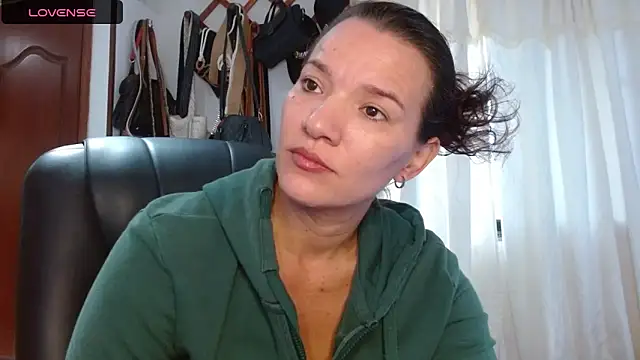 valery fitt online show from April 17, 11:13 am