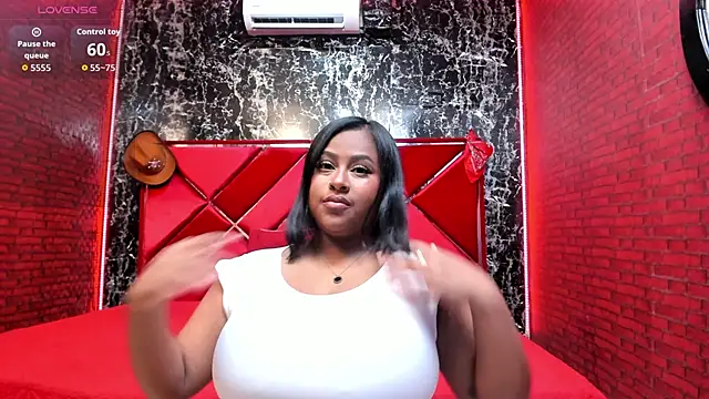 Luu Adams online show from April 16, 7:25 pm