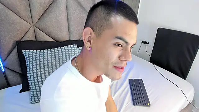 RomeoBoselli   online show from April 10, 7:40 pm