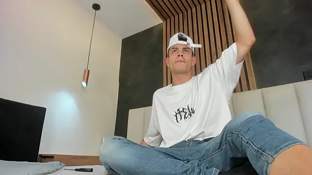 RomeoBoselli   online show from April 12, 11:48 am