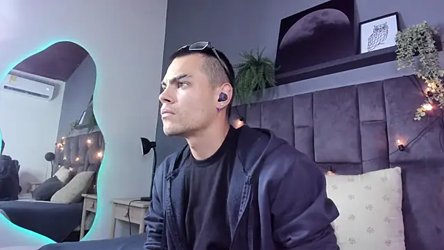 RomeoBoselli   online show from April 14, 7:42 pm