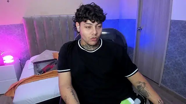 DAMON SALVATTORE online show from April 18, 3:54 am