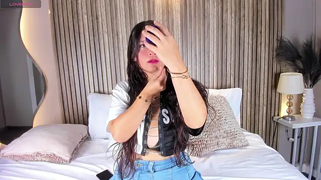 NicolSantos online show from April 15, 11:39 am