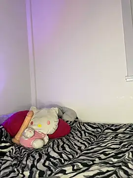 cherryxxox online show from July 3, 4:08 am