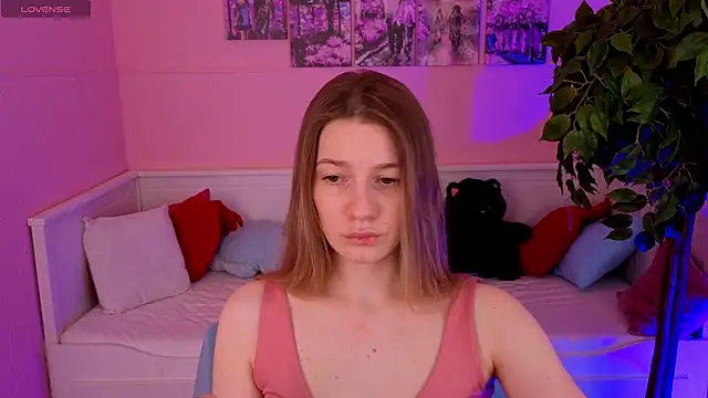 Vanessa   Lui online show from April 14, 4:13 pm