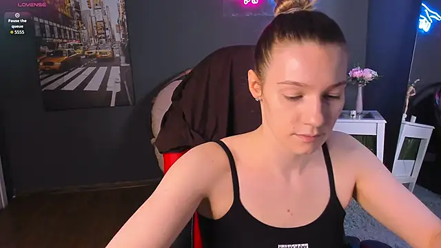 Vanessa   Lui online show from April 17, 3:15 pm