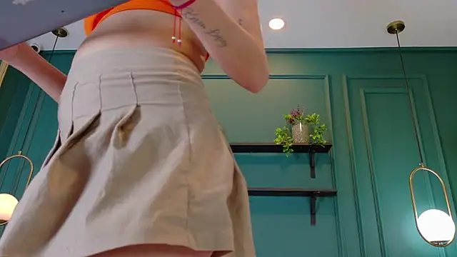 milurousse online show from April 11, 7:29 pm