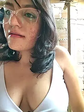 sienna elara online show from June 3, 2:33 pm