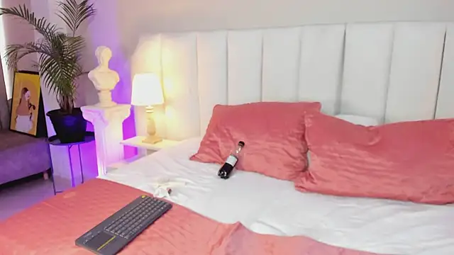 danna ricci online show from April 18, 7:58 pm