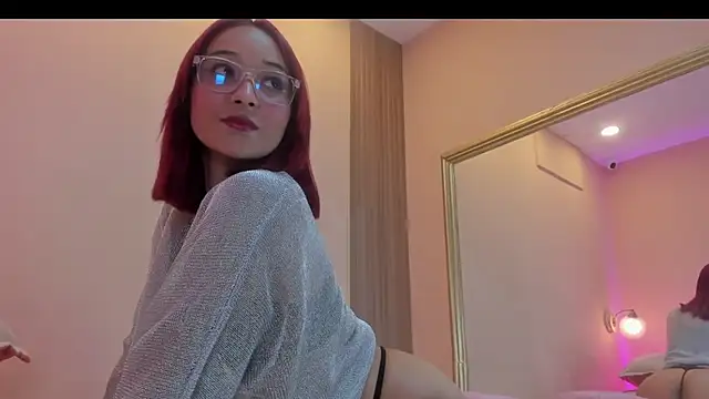 MiaFoxxx5 online show from April 11, 7:07 pm