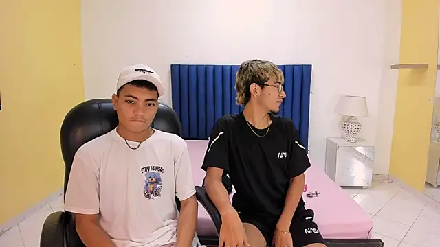 Juan saul1 online show from April 13, 9:31 pm