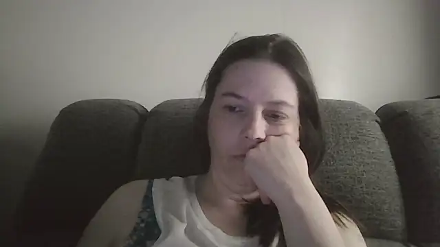 Snapshot of lily1982 chatting on April 26, 4:37 pm lily1982 online show from April 26, 4:37 pm