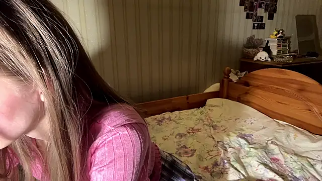 BambiBlush online show from April 14, 2:34 pm