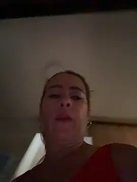 Snapshot of Natigoonzalez chatting on May 2, 2:22 pm Natigoonzalez online show from May 2, 2:22 pm