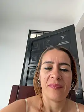 Snapshot of Natigoonzalez chatting on May 7, 3:06 pm Natigoonzalez online show from May 7, 3:06 pm