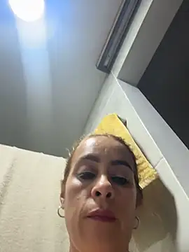 Snapshot of Natigoonzalez chatting on May 13, 2:09 am Natigoonzalez online show from May 13, 2:09 am