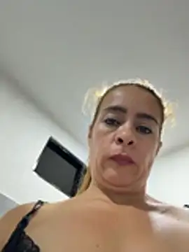 Snapshot of Natigoonzalez chatting on May 31, 1:58 am Natigoonzalez online show from May 31, 1:58 am