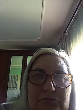 AureliaSky598 online show from May 3, 10:54 am