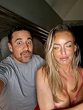 Farrah Fantasy online show from April 14, 1:44 am