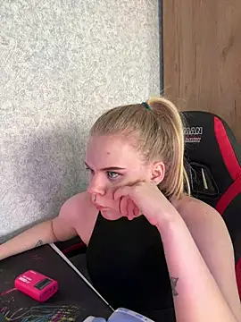 VioletEcho online show from April 10, 8:19 am