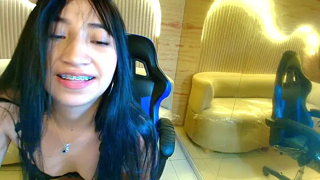 Snapshot of sol__r chatting on July 15, 3:23 am sol r online show from July 15, 3:23 am