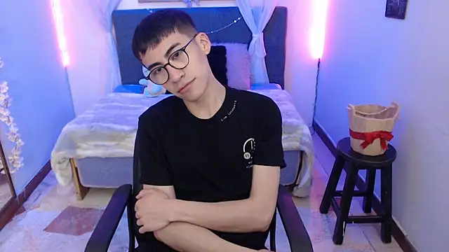 Andy Norton online show from April 15, 3:35 am