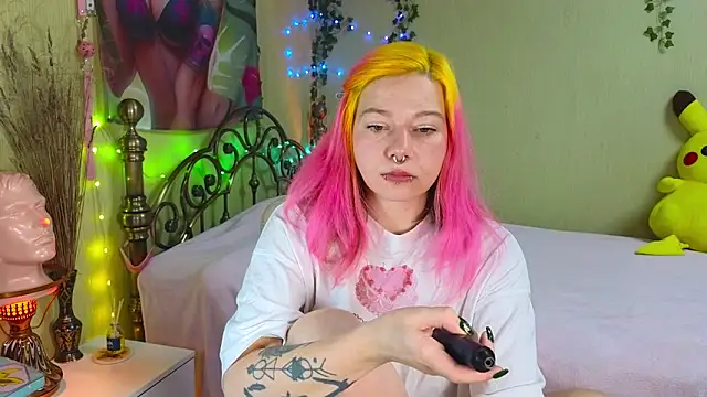 Sansarella online show from December 15, 1:04 pm