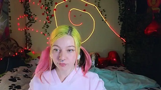 Sansarella online show from February 12, 5:30 pm