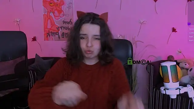 mia mooon  online show from April 12, 2:55 pm