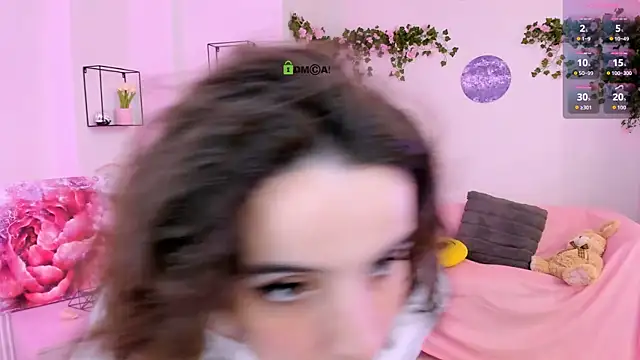mia mooon  online show from June 26, 8:41 am
