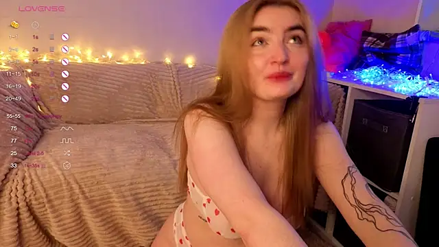 sweetandcuteee online show from April 10, 11:59 am