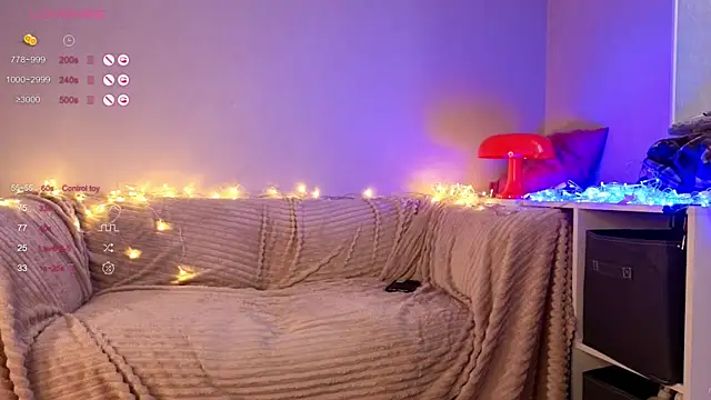 sweetandcuteee online show from April 17, 11:57 am