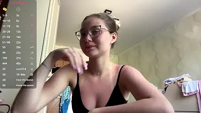 UncaringArtery online show from July 12, 7:32 am