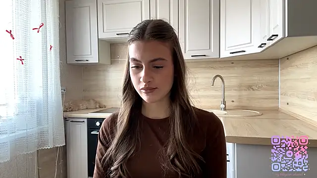 LiseVener online show from April 18, 5:11 am