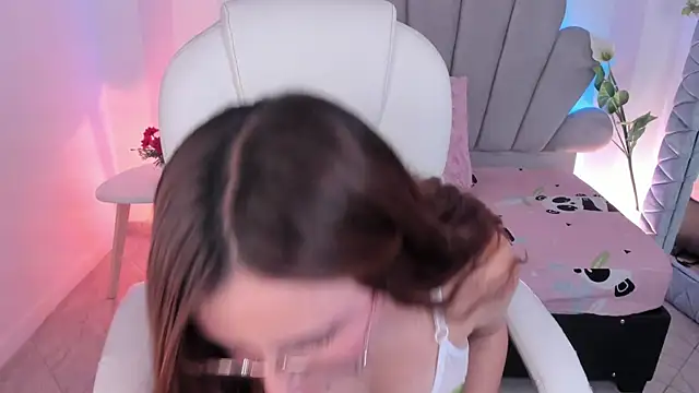 arianna gren  online show from April 21, 2:12 pm