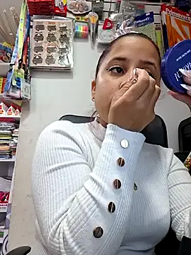 Michell Monrrone online show from April 15, 9:15 pm